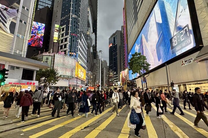 Hong Kong at Night: Private Tour