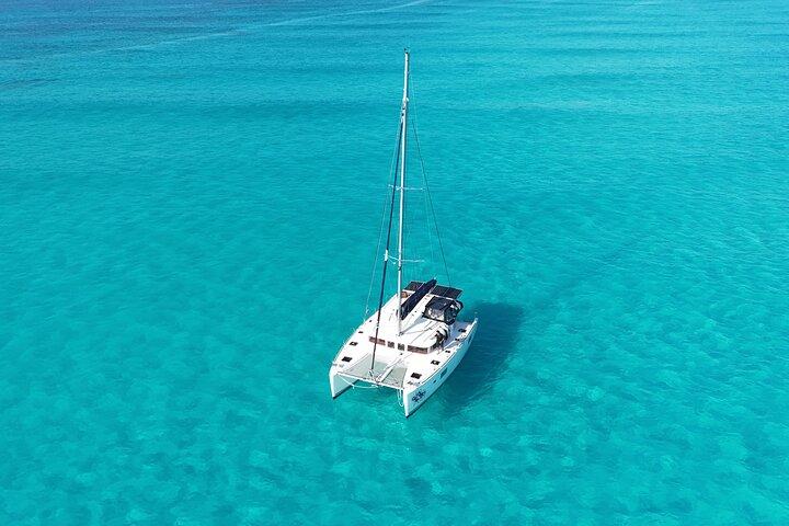 Private Catamaran Tour Super to Isla Mujeres