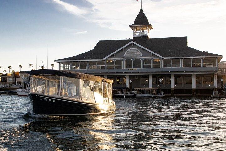 Electric Boat Rental Adventure in Newport Beach (up to 12 ppl)
