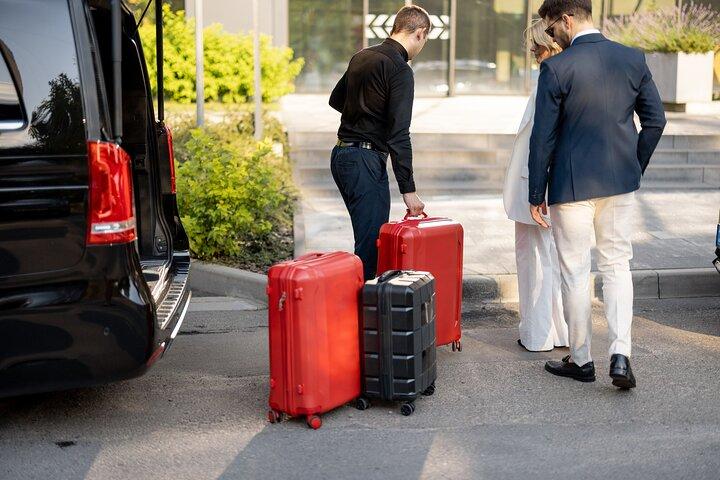 Private Amsterdam Schiphol Airport Transfer Service