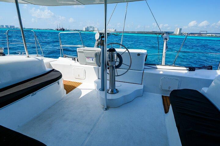 Laura Catamaran Private Tour to Isla Mujeres
