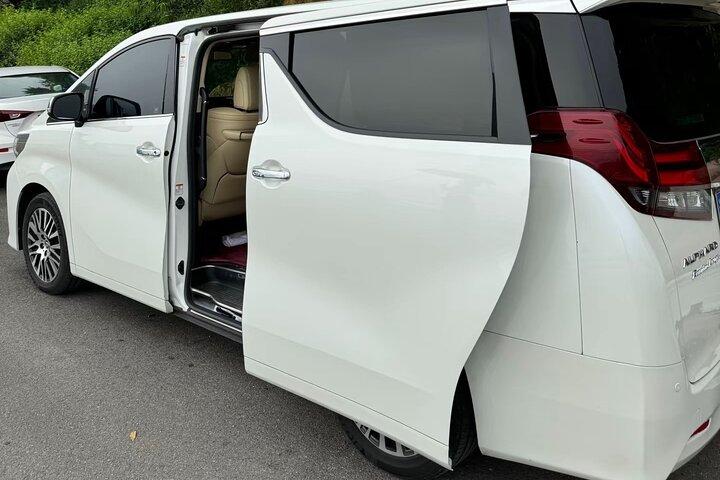 Tokyo center Private Transfer to Narita Airport(NRT) 5-9pax