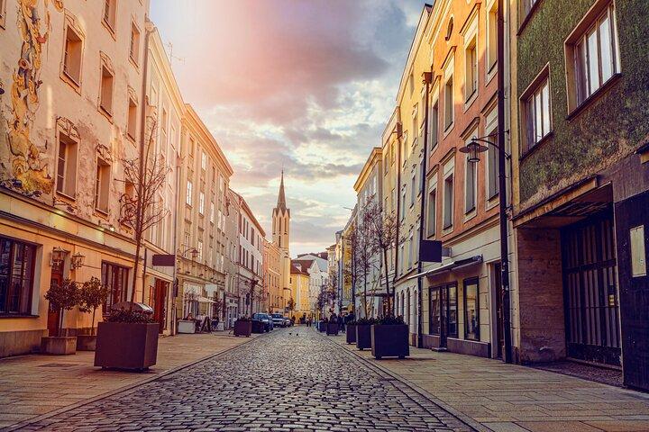 Private transfer from Prague to Passau, 2h of Sightseeing stop
