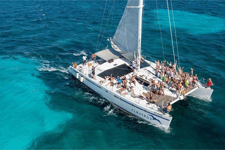 Isla Mujeres Albatross Plus All Inclusive with Ground Transportation
