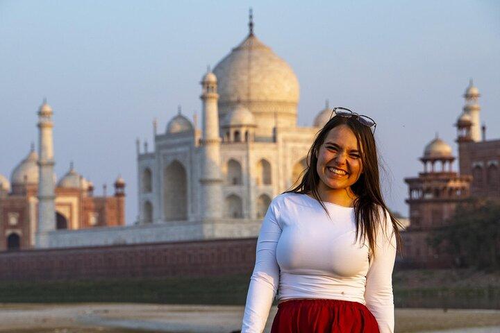 Taj Mahal Tour - Skip the Line All Inclusive with 5 Star Lunch