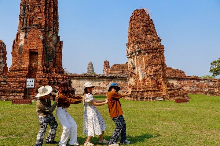 Ayutthaya Summer Palace and Temples Day Tour from Bangkok