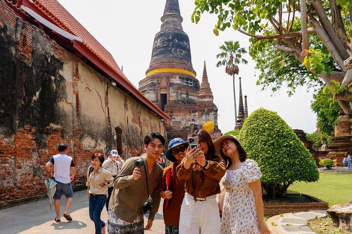 Ayutthaya Summer Palace and Temples Day Tour from Bangkok