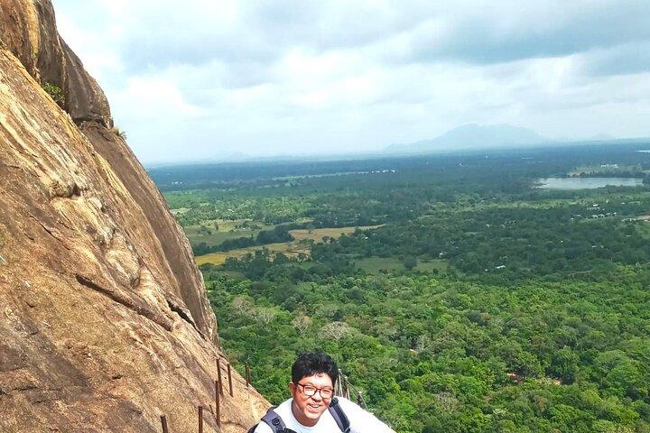 Sigiriya Rock Fortress and Dambulla Cave Tour with Lunch (Group)
