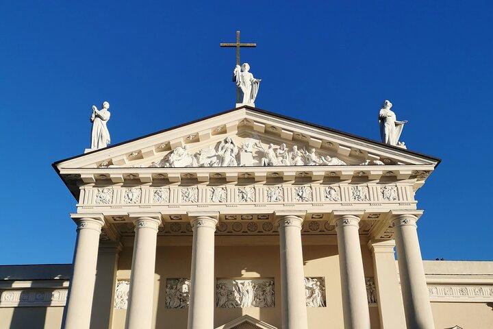 Cathedral Crypts and Medieval History Tour