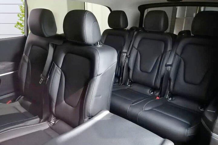 Private Transfer between Vienna Airport and Vienna City.