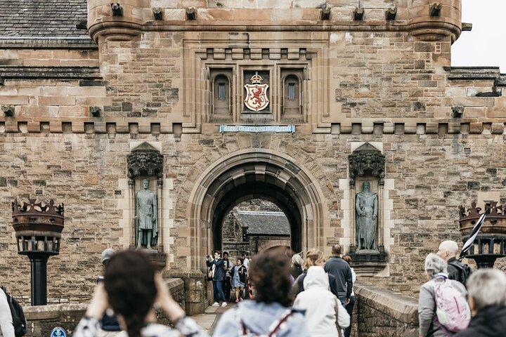 Edinburgh Castle & Old Town Small Group Guided Tour