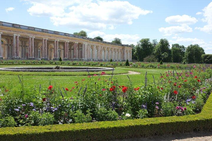 Full day Versailles and Louvre with Small Group