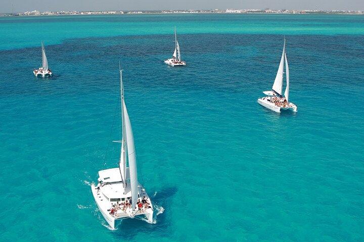 All-Inclusive Isla Mujeres Catamaran with Free Transportation