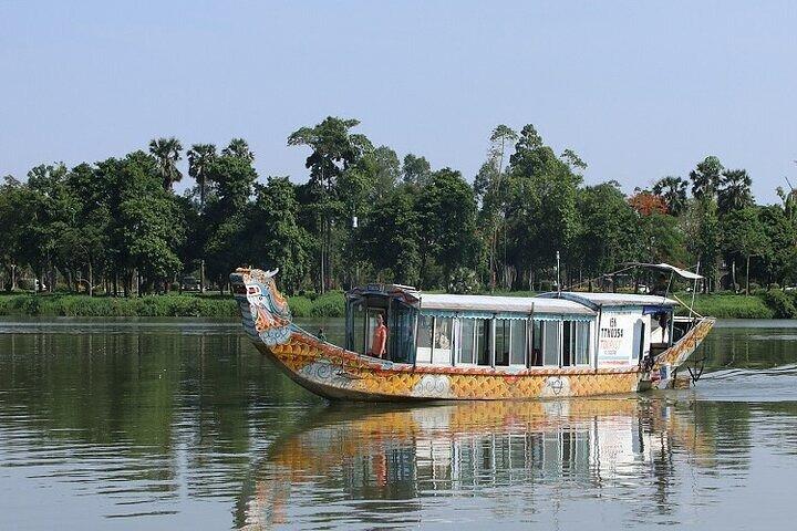 Hue: Imperial City Walk, Motorbike Tour & Private Car Options