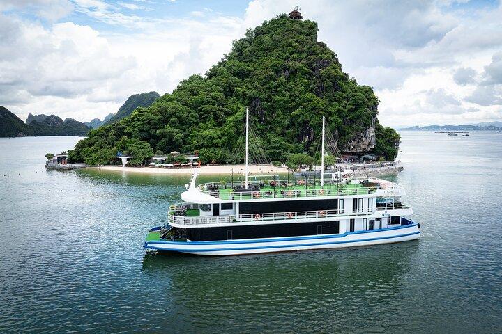 Hanoi to Halong Bay Cruise Kayak Experience and Cave Discovery