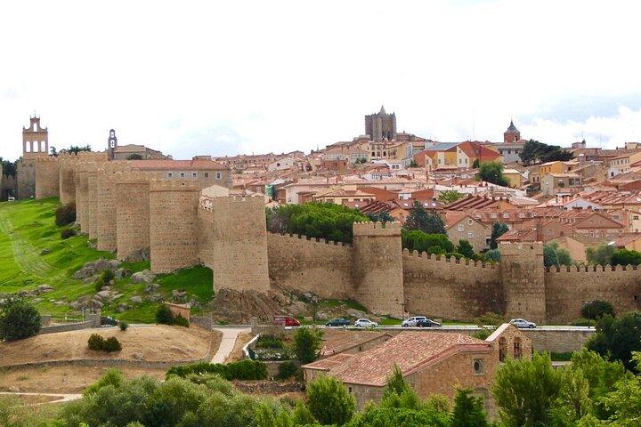 Segovia & Avila Small Group Tour with Hotel Pick up from Madrid