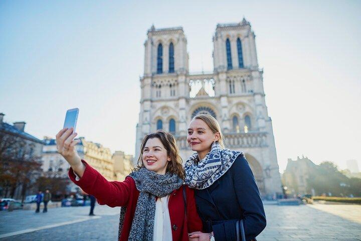 Notre Dame de Paris: Semi Private or Private Guided Tour Guide