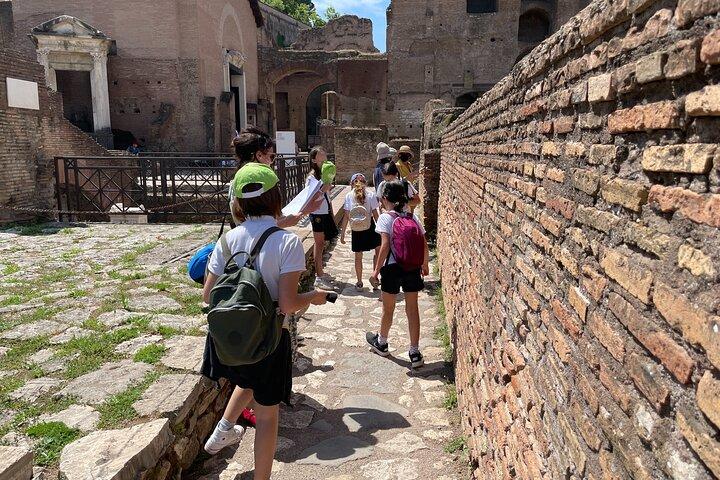 The Roman Forum Mystery A Treasure Hunt for the Whole Family