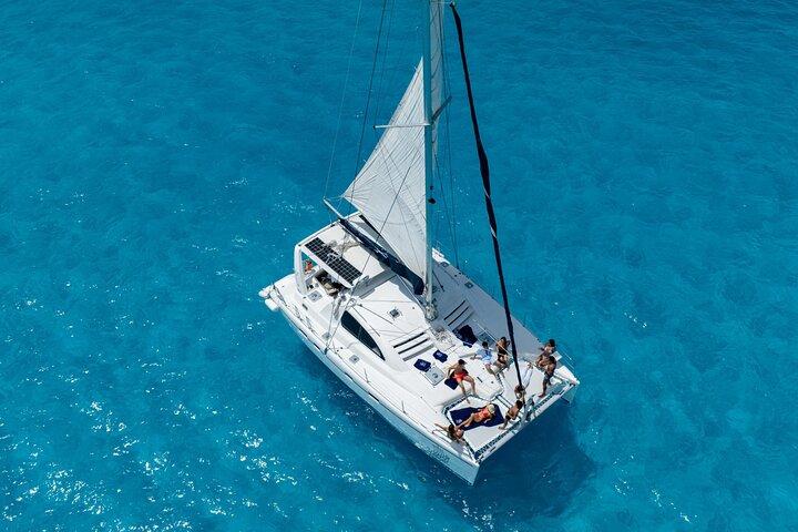Isla Mujeres Day Tour with Catamaran, Snorkeling & Beach Club