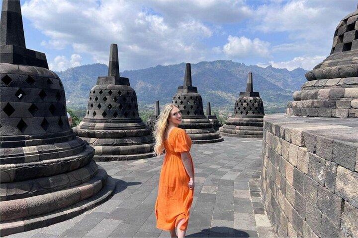 Borobudur Climb-up & Prambanan Day Trip All Inclusive