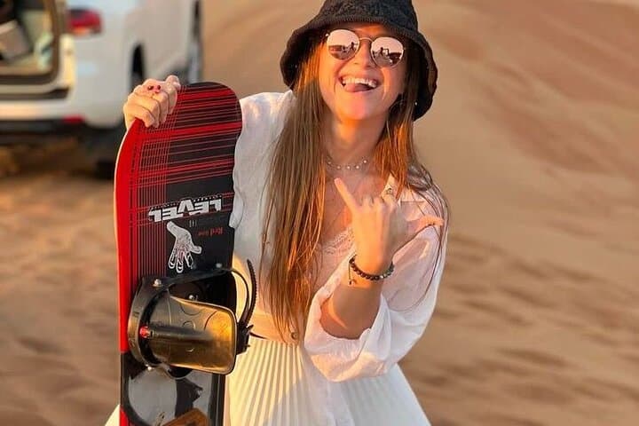VIP Red Dune Safari with Pick/Drop BBQ Dinner Camelride sandbord.
