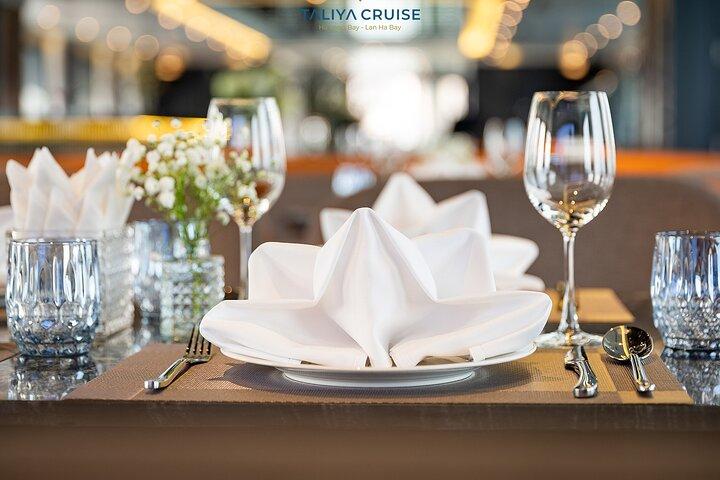 Top 5 Star Taliya Cruise: Hanoi to Ha Long and Lan Ha Bay Tour