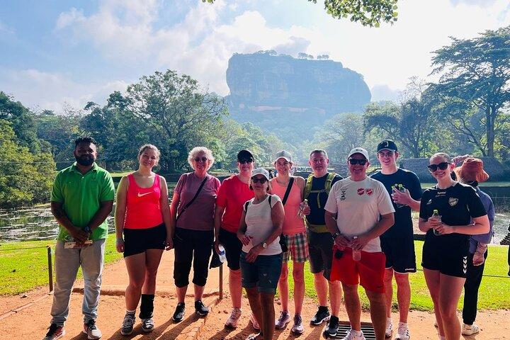 Sigiriya Rock Fortress and Dambulla Cave Tour with Lunch (Group)