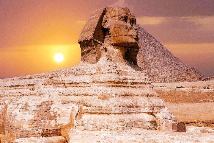 Top rated Giza Pyramids, Sphinx, Memphis and Saqqara Private Tour