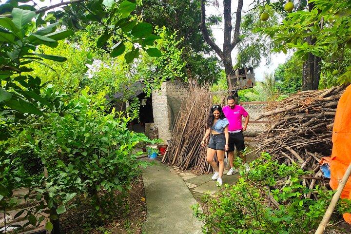 Hanoi: Small Group of 9 to Hoa Lu, Tam Coc, Mua Cave, Local House