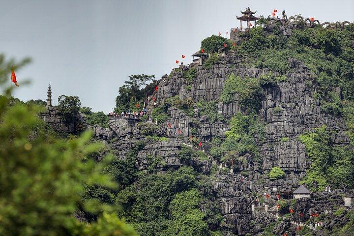 Hanoi: Small Group of 9 to Hoa Lu, Tam Coc, Mua Cave, Local House