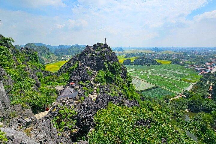 From Hanoi: Private Day Trip to Trang An & Mua Caves