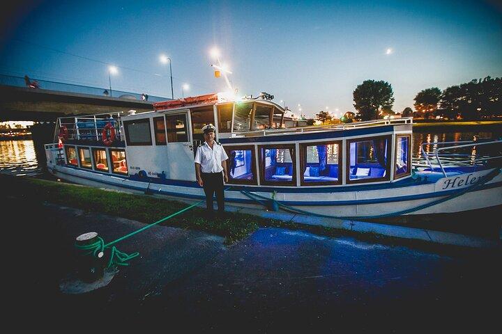 Krakow: One Hour Evening or Night Boat Trip