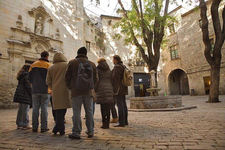 Gothic Quarter Donation-Based Walking Tour in English