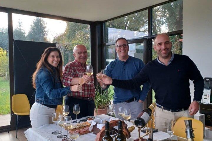 Private Vinho Verde Wine Tour from Porto with Lunch & Tastings