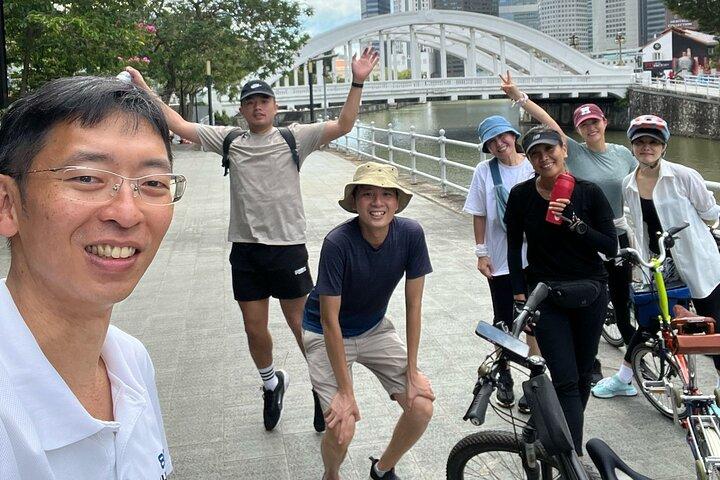 Singapore Cycling Tour - Rail Corridor, Civic District, & Food!