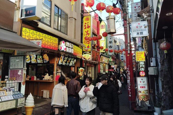 2-Hour Local Street Food Tour in Yokohama Chinatown