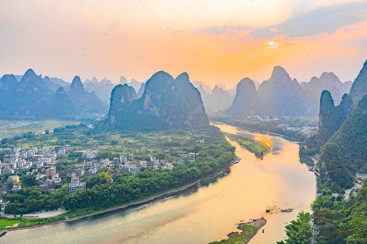 1-Day Guilin Tour to Reed Flute Cave, Bamboo Boat and Night Show