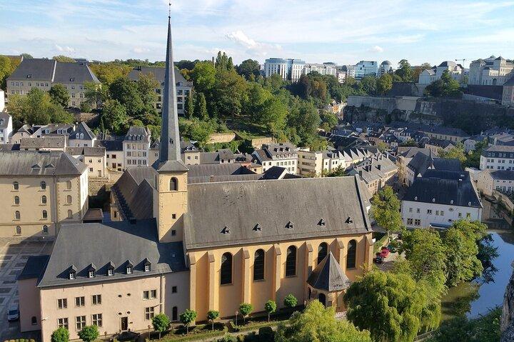 Luxembourg: Private Walking Tour with Local Guide