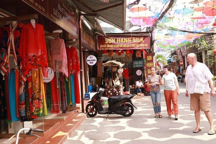 From Hanoi: Van Phuc Silk & Duong Lam Village Private Day Trip