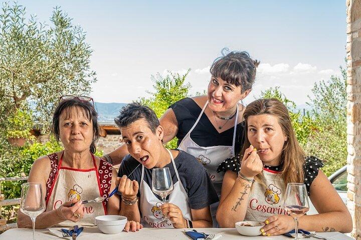 Small Group Pasta and Tiramisu at Local Home in Assisi
