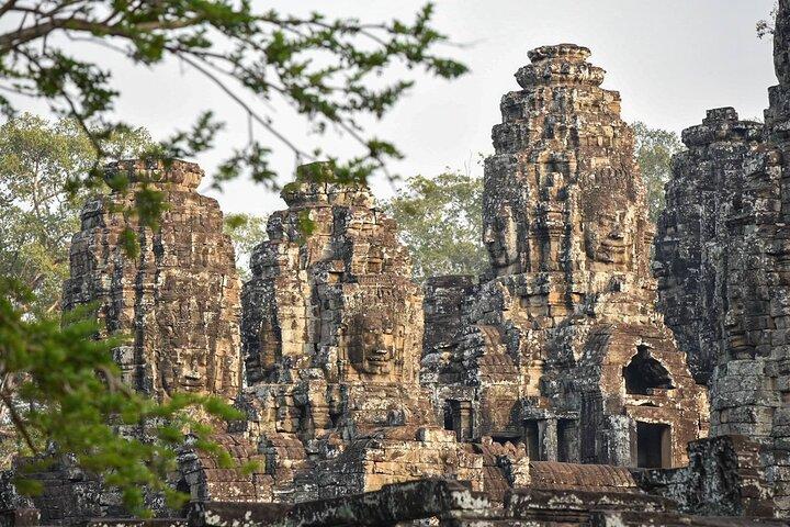 Angkor Wat Sunset Small Group Tour with Lunch