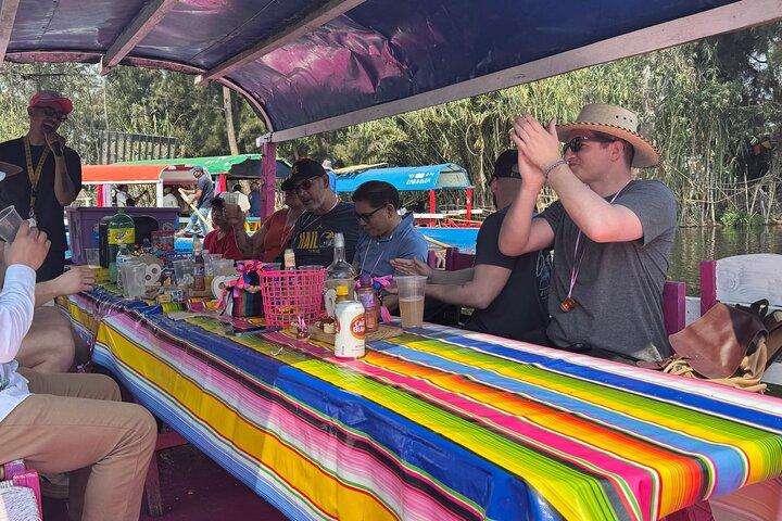 Boat tour in Mexico City with Live Guide with Food and Drinks