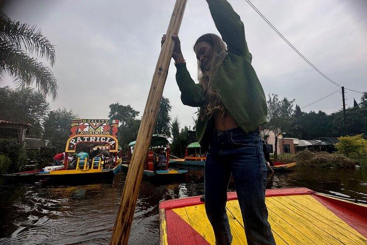 Boat tour in Mexico City with Live Guide with Food and Drinks