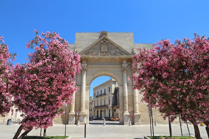 Private transfer from Naples to Lecce with 2h stop in Alberobello