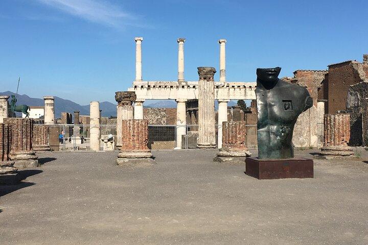 Shared Tour Pompeii Excavations And Horseback Riding And Lunch