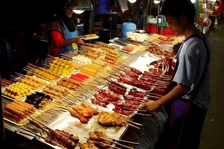 Bangkok Foodtour by tuk-tuk and Khao San Road