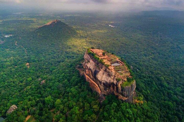 9-Day Sri Lanka Explorer Ancient Kingdoms, Wildlife and Beaches