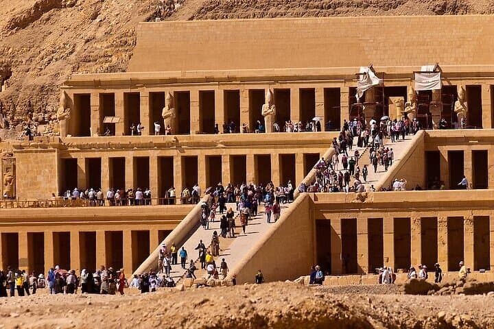 Private Full Day Tour of Luxor West Bank Tombs and Temples