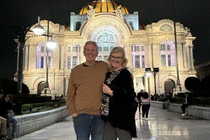 Overnight in illuminated CDMX : private tour | Local culture + food