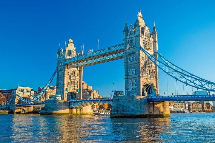 London: Gatwick LGW Airport Private Transfer to/from City Center